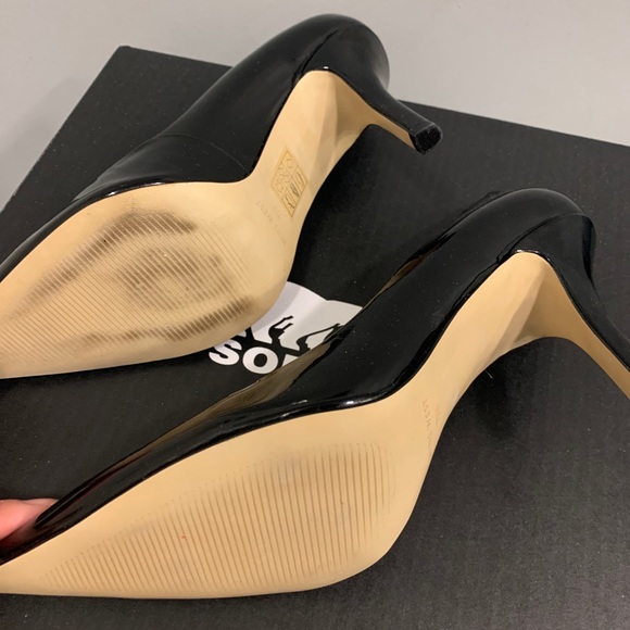 Black pumps - Picture 3 of 5